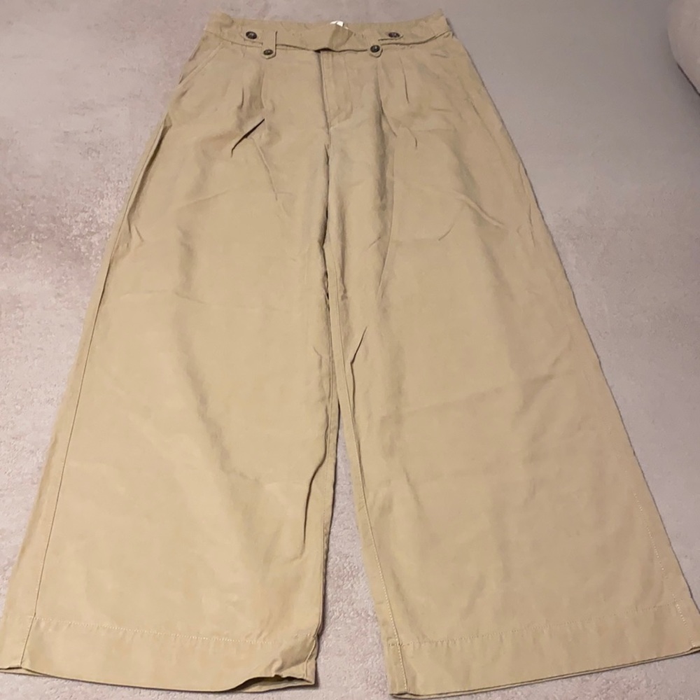 Madewell high waist, wide leg khakis size 10